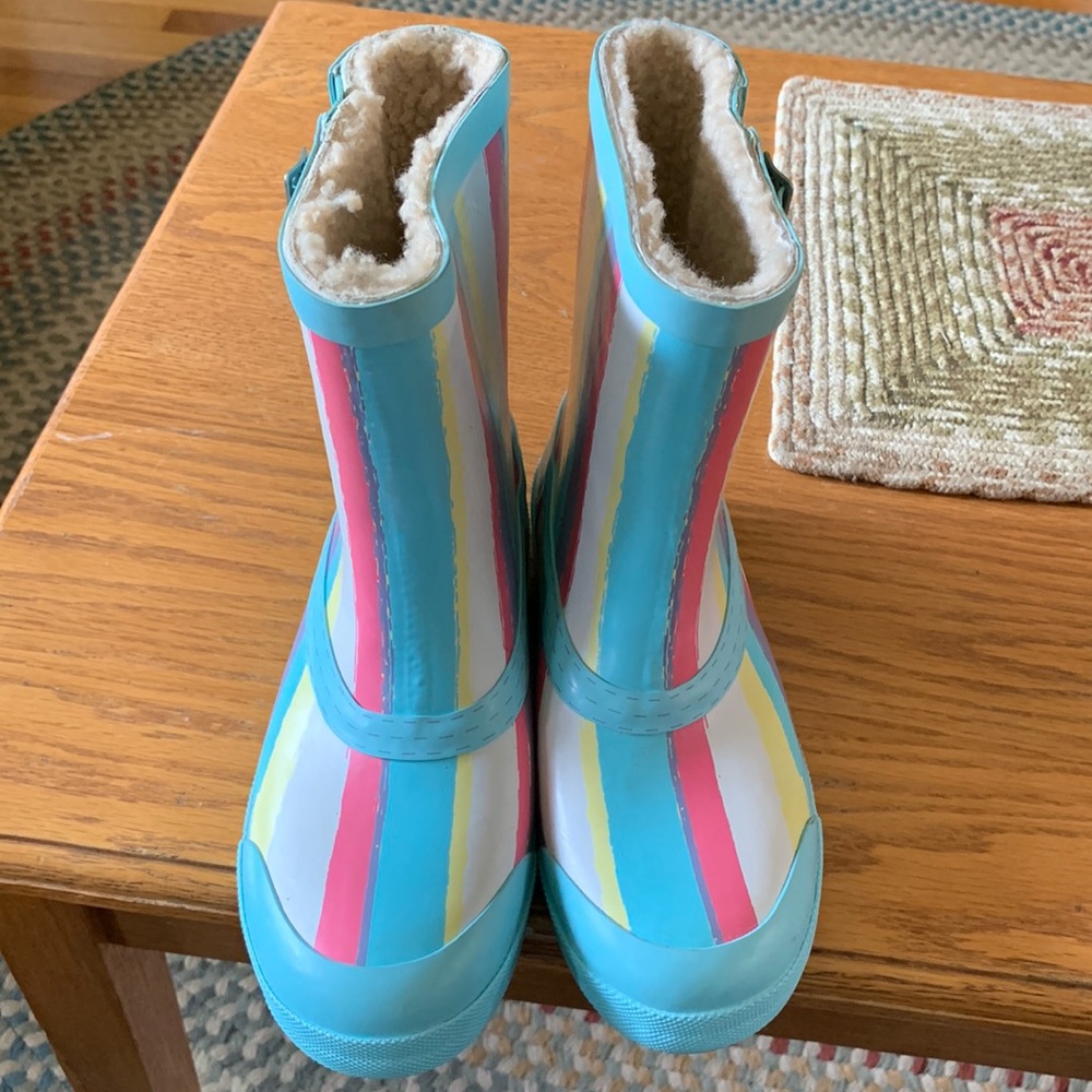Girls Ugg rain boots, size 4